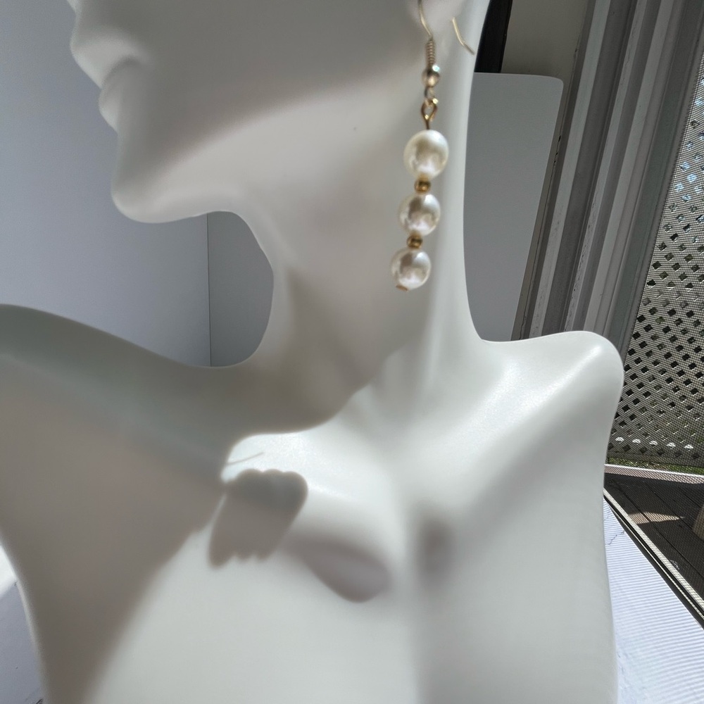 Handcrafted Elegant Shell Pearl Drop Earrings Gold Bead 14 k Gold Filled Preppy